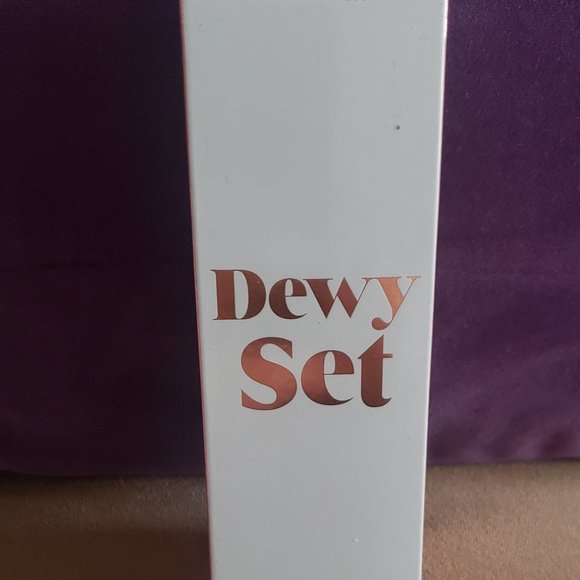 Anastasia Beverly Hills Dewy Set Setting Spray $30 - Picture 3 of 5